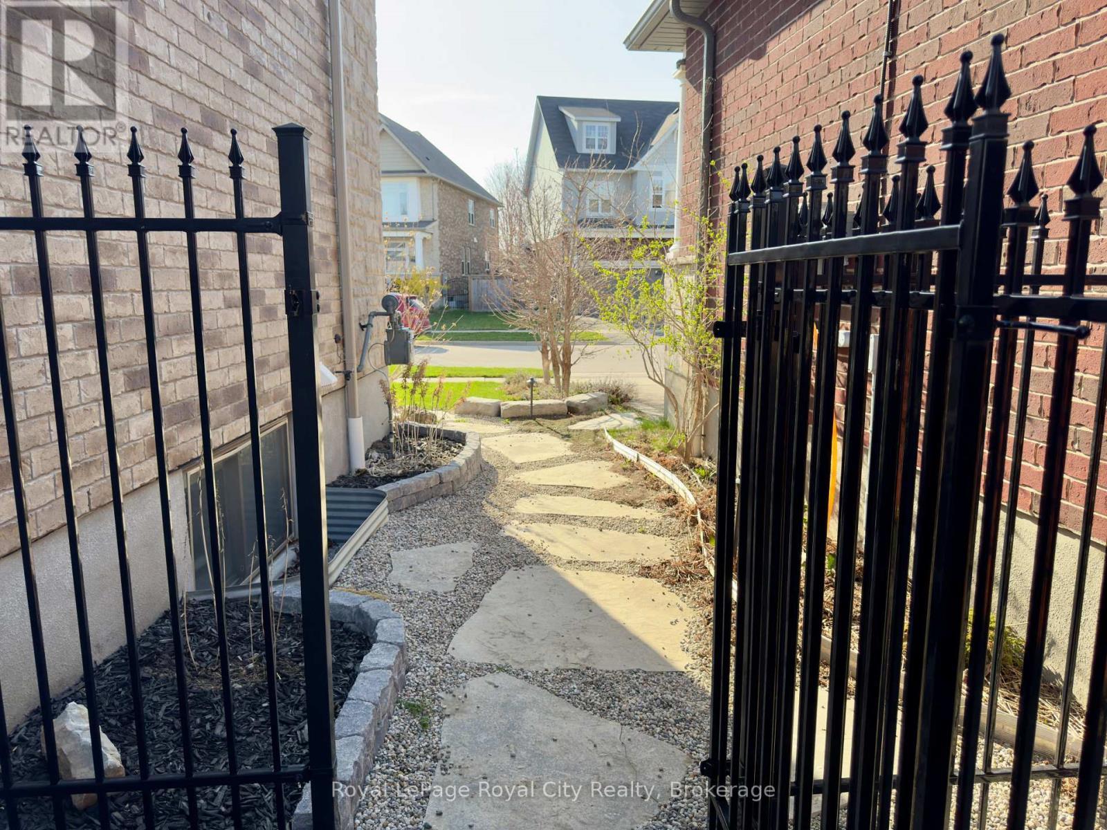 












213 TREMAINE CRESCENT

,
Kitchener,




Ontario
N2A4L9

