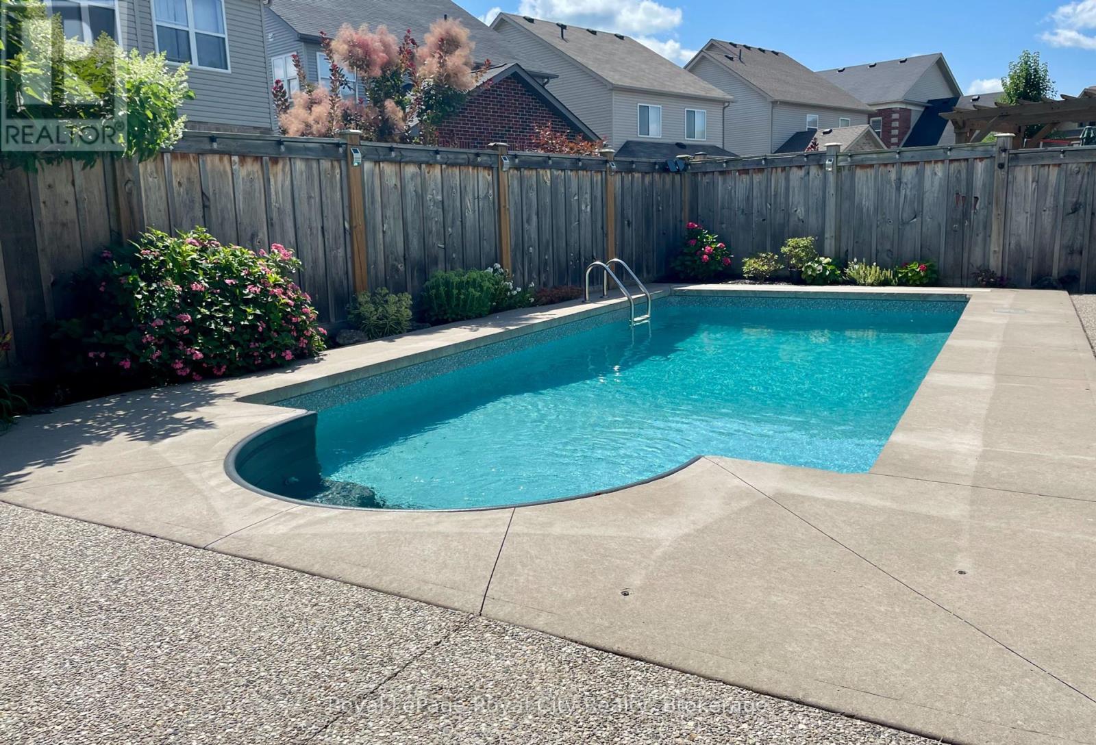 












213 TREMAINE CRESCENT

,
Kitchener,




Ontario
N2A4L9

