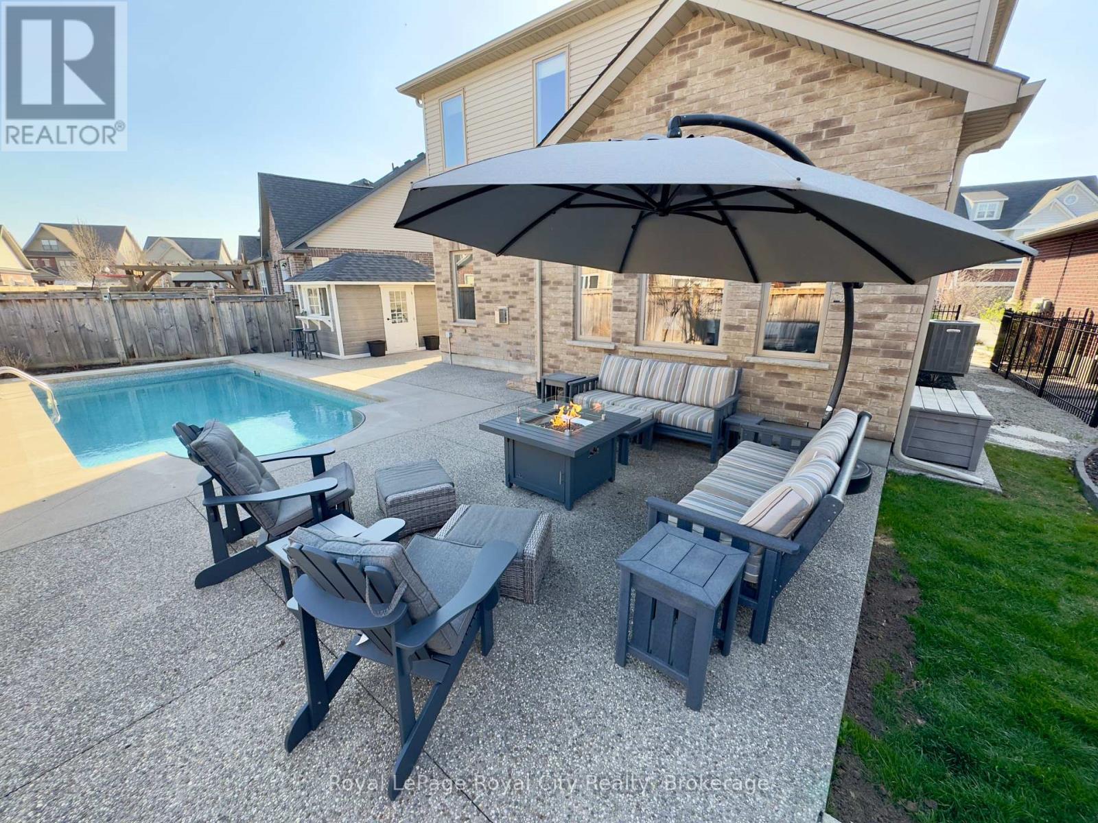 












213 TREMAINE CRESCENT

,
Kitchener,




Ontario
N2A4L9

