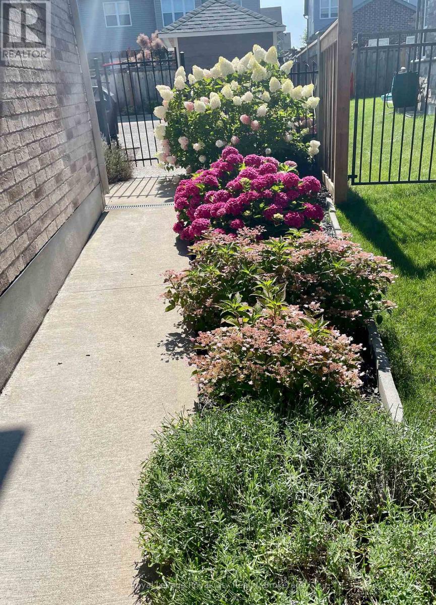 












213 TREMAINE CRESCENT

,
Kitchener,




Ontario
N2A4L9

