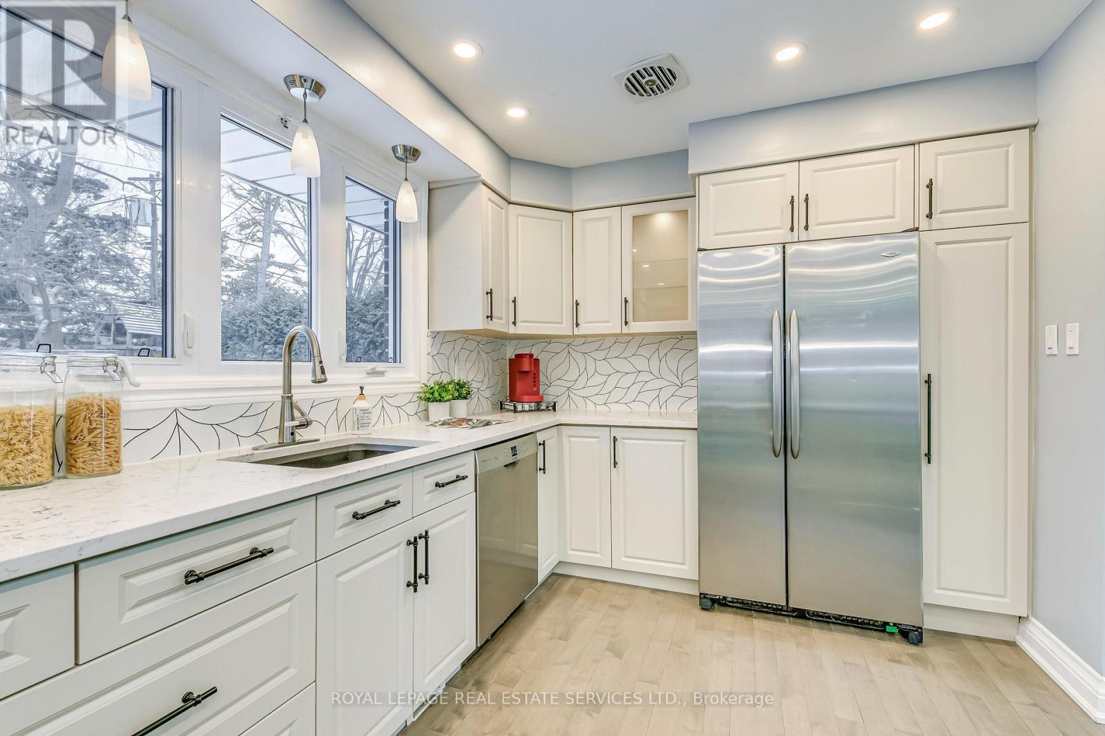 












5181 ALTON ROAD

,
Burlington,




Ontario
L7L3H4

