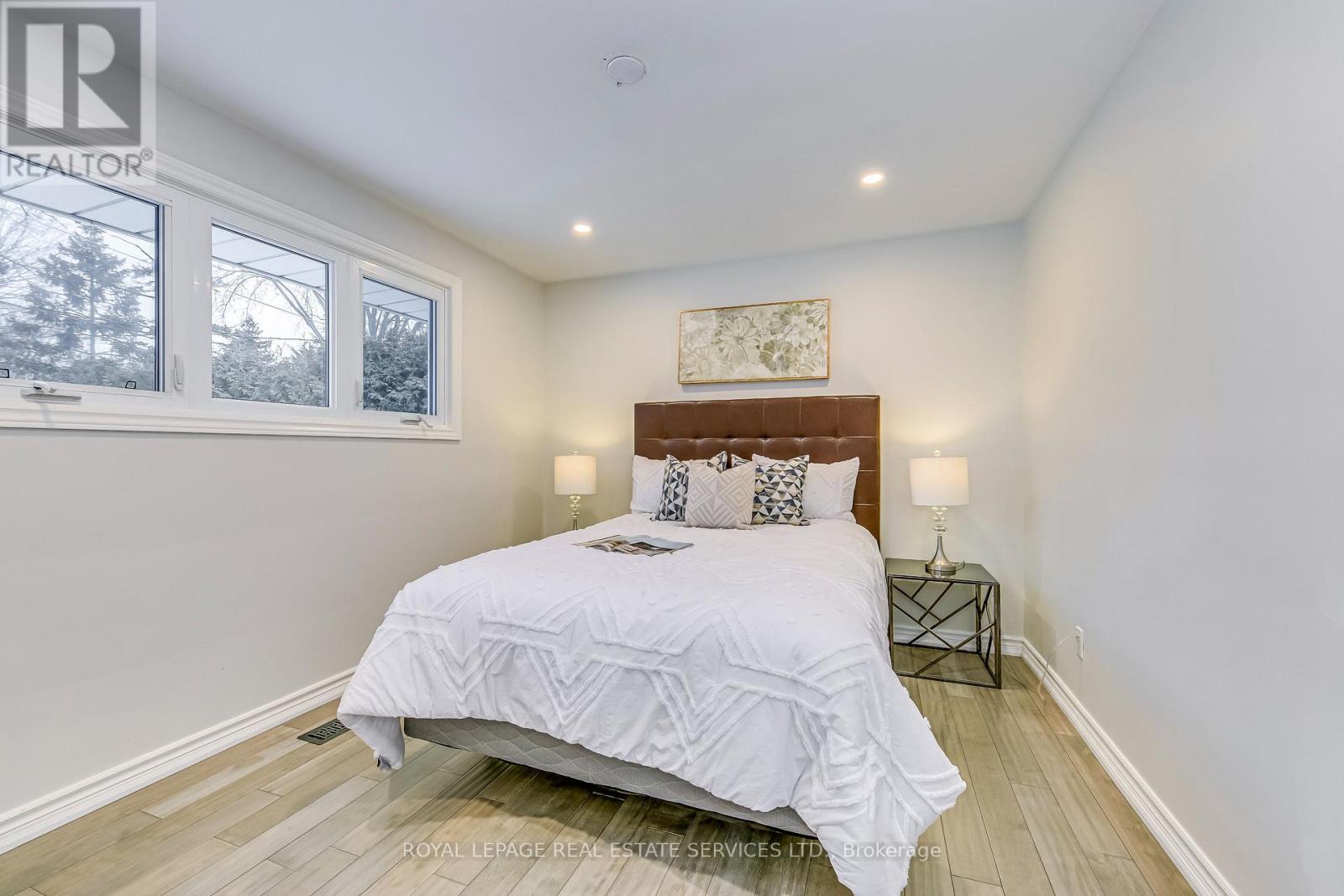 












5181 ALTON ROAD

,
Burlington,




Ontario
L7L3H4

