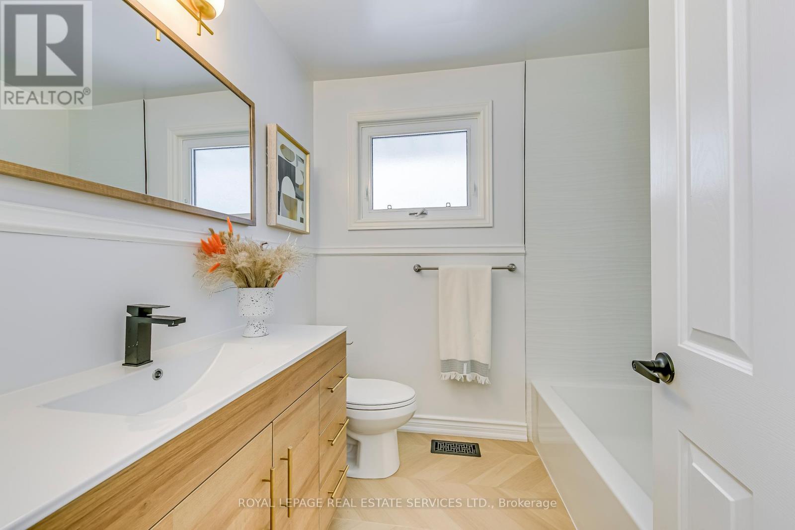 












5181 ALTON ROAD

,
Burlington,




Ontario
L7L3H4

