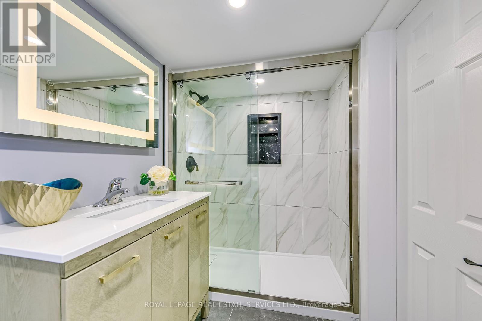 












5181 ALTON ROAD

,
Burlington,




Ontario
L7L3H4


