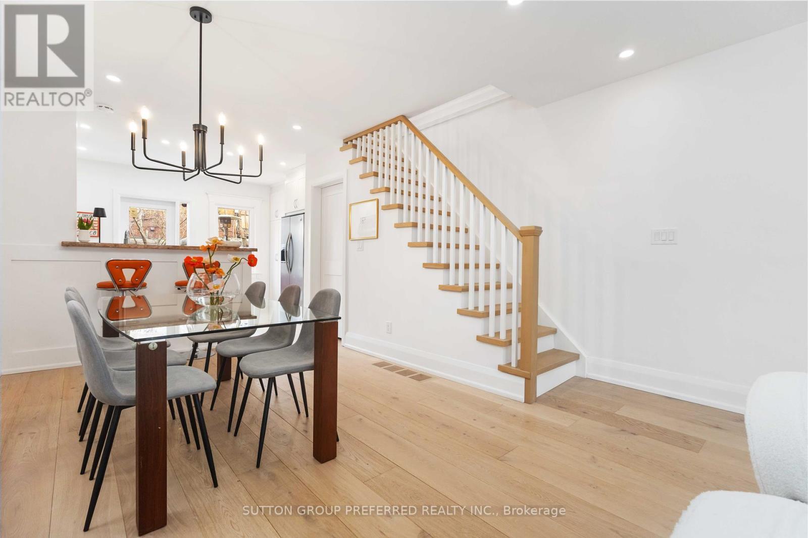 












42 CHATHAM AVENUE

,
Toronto,




Ontario
M4J1K6

