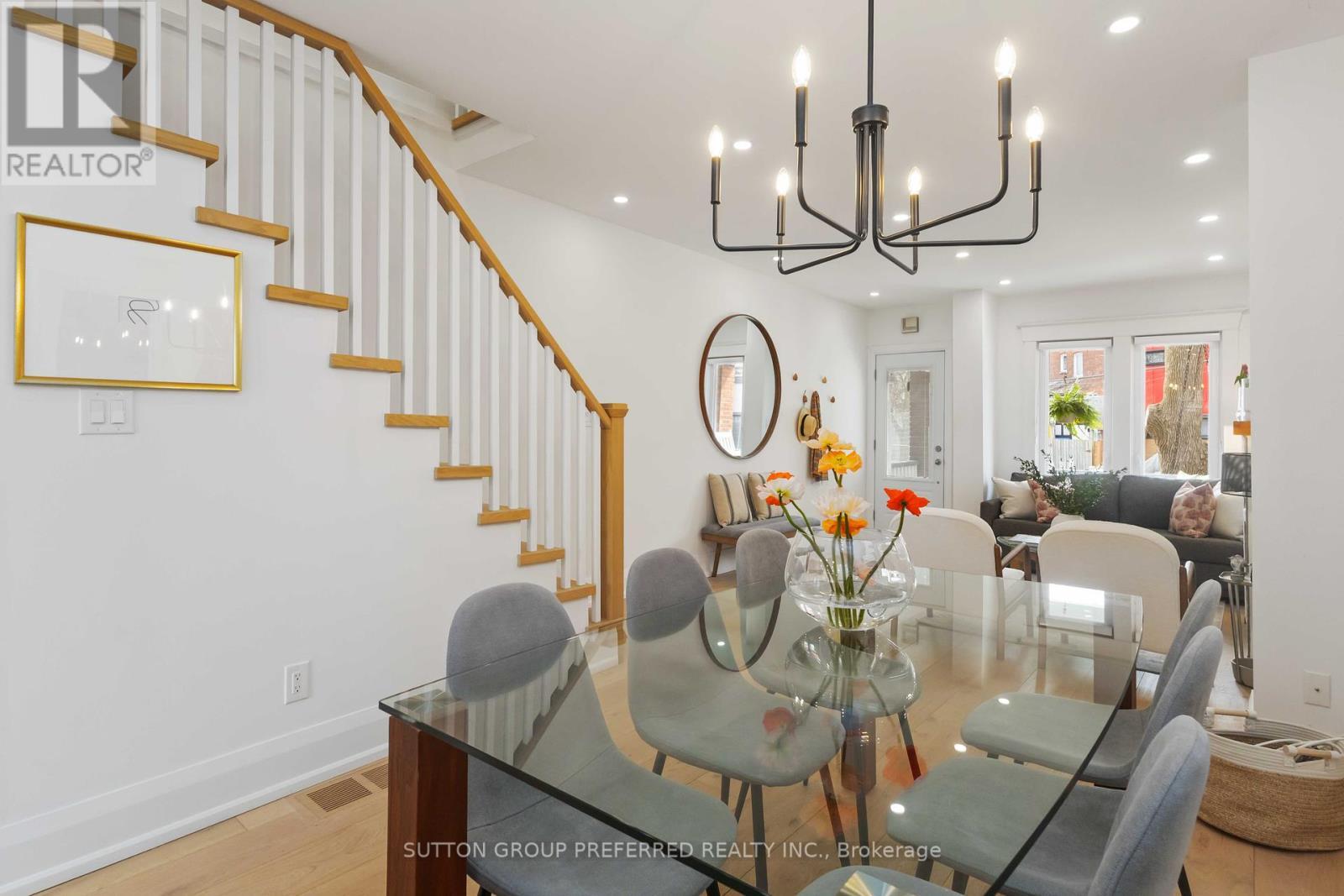 












42 CHATHAM AVENUE

,
Toronto,




Ontario
M4J1K6

