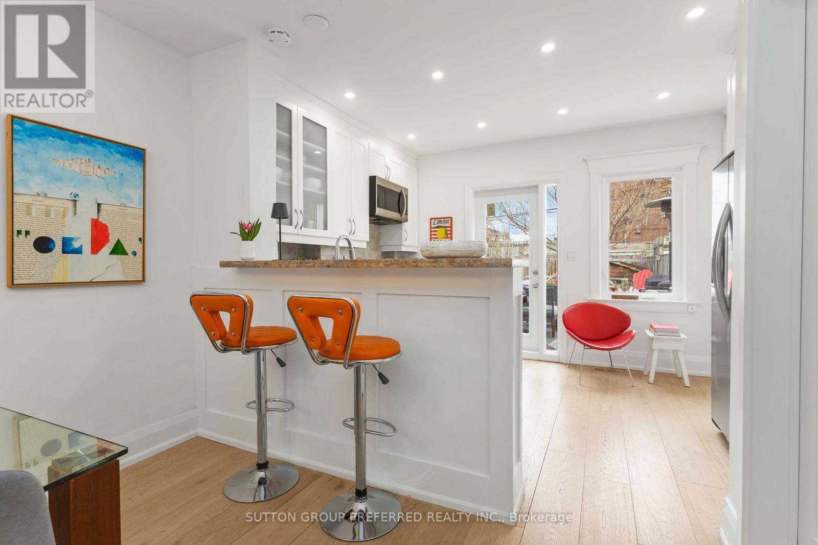 












42 CHATHAM AVENUE

,
Toronto,




Ontario
M4J1K6

