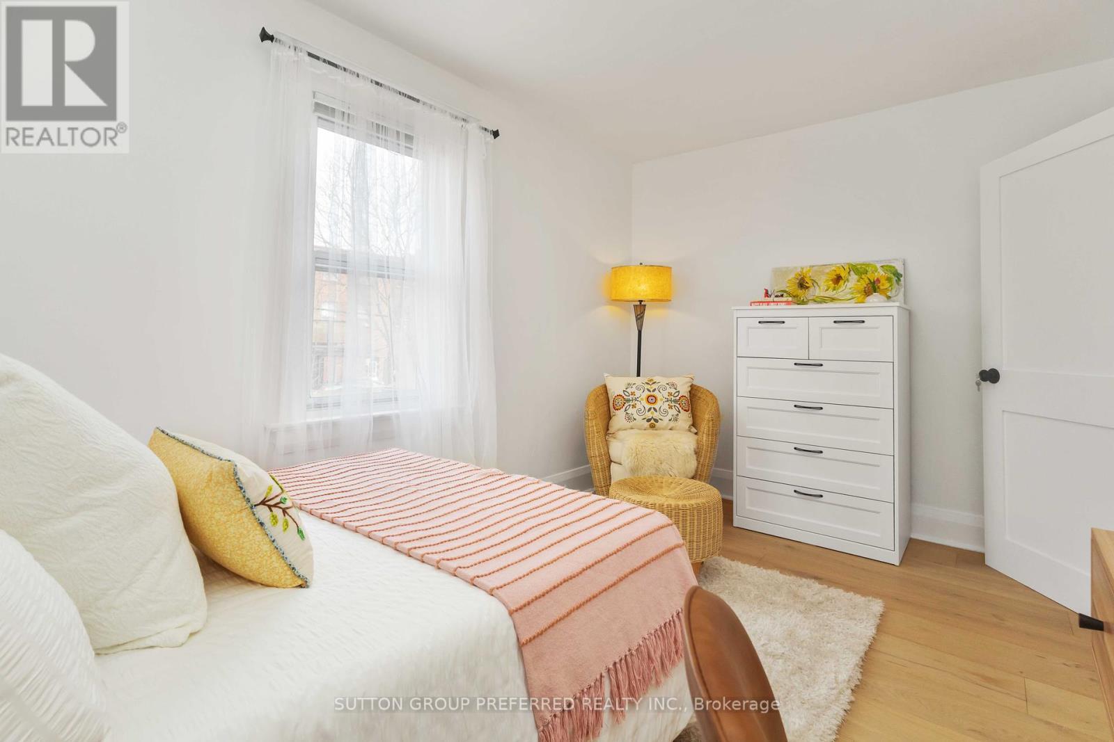 












42 CHATHAM AVENUE

,
Toronto,




Ontario
M4J1K6

