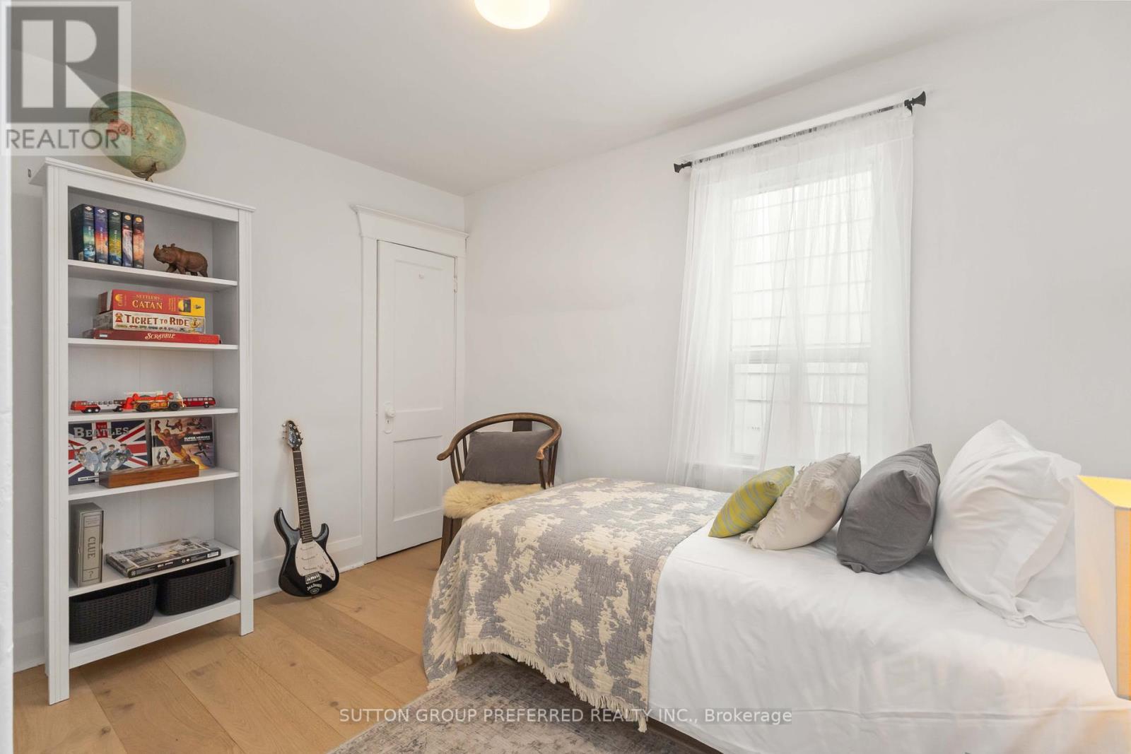 












42 CHATHAM AVENUE

,
Toronto,




Ontario
M4J1K6

