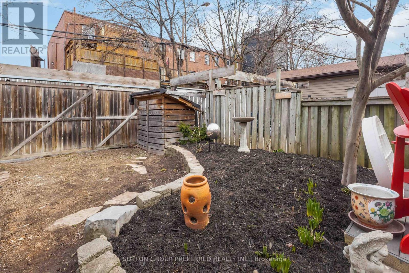 












42 CHATHAM AVENUE

,
Toronto,




Ontario
M4J1K6


