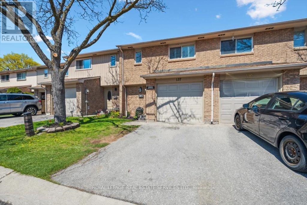 












137 - 1520 LANCASTER DRIVE

,
Oakville,




Ontario
L6H2Z2

