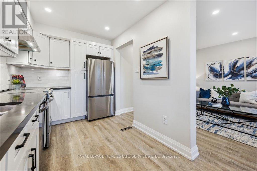 












137 - 1520 LANCASTER DRIVE

,
Oakville,




Ontario
L6H2Z2

