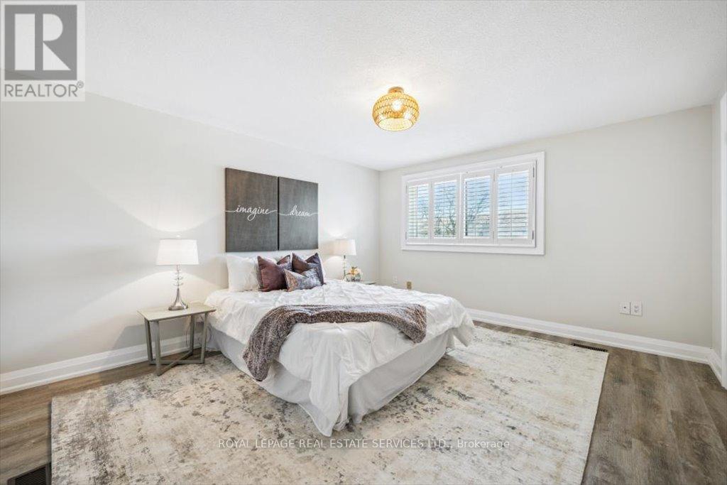 












137 - 1520 LANCASTER DRIVE

,
Oakville,




Ontario
L6H2Z2

