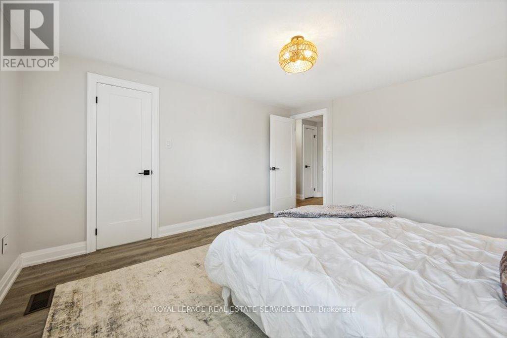 












137 - 1520 LANCASTER DRIVE

,
Oakville,




Ontario
L6H2Z2

