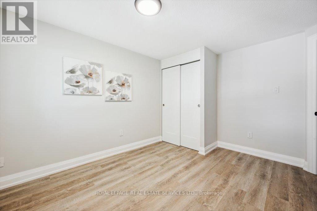 












137 - 1520 LANCASTER DRIVE

,
Oakville,




Ontario
L6H2Z2

