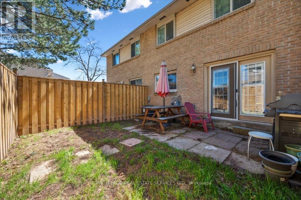 












137 - 1520 LANCASTER DRIVE

,
Oakville,




Ontario
L6H2Z2

