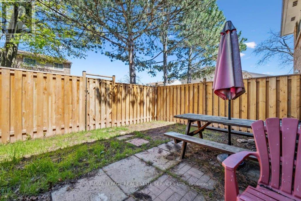 












137 - 1520 LANCASTER DRIVE

,
Oakville,




Ontario
L6H2Z2

