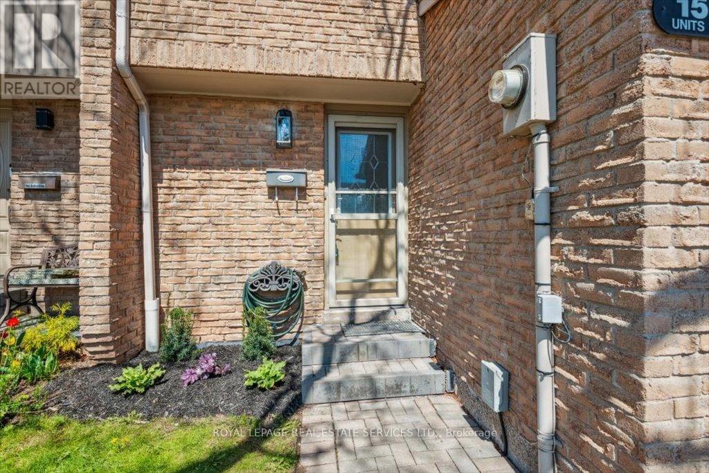 












137 - 1520 LANCASTER DRIVE

,
Oakville,




Ontario
L6H2Z2

