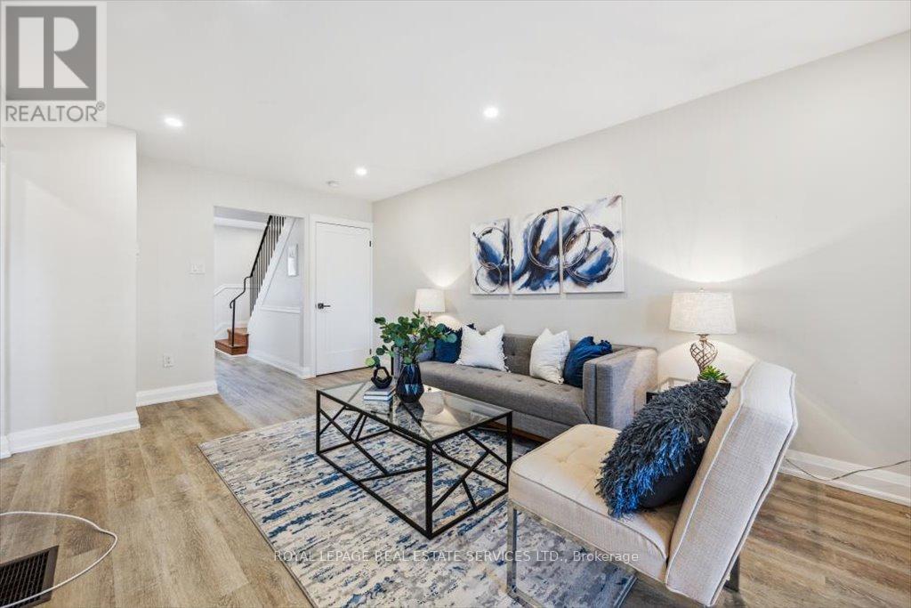 












137 - 1520 LANCASTER DRIVE

,
Oakville,




Ontario
L6H2Z2

