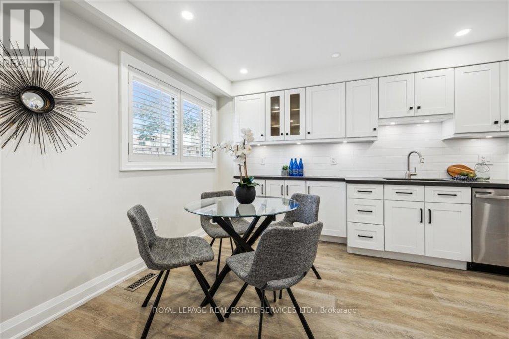 












137 - 1520 LANCASTER DRIVE

,
Oakville,




Ontario
L6H2Z2

