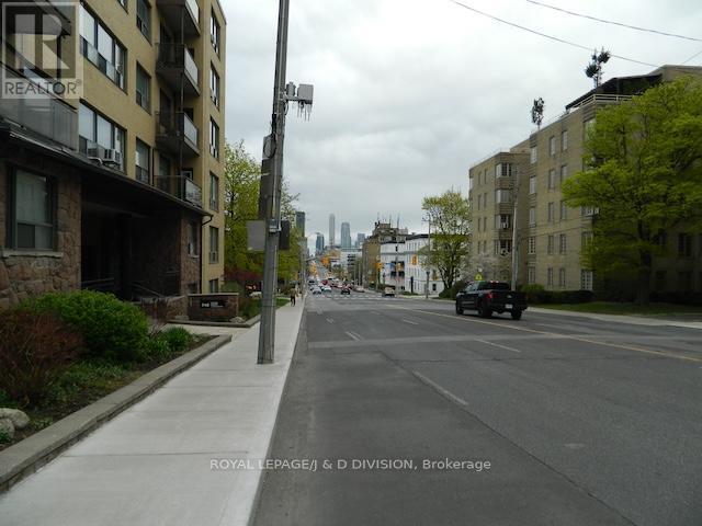 












100 - 740 EGLINTON AVENUE W

,
Toronto,




Ontario
M5N1C4

