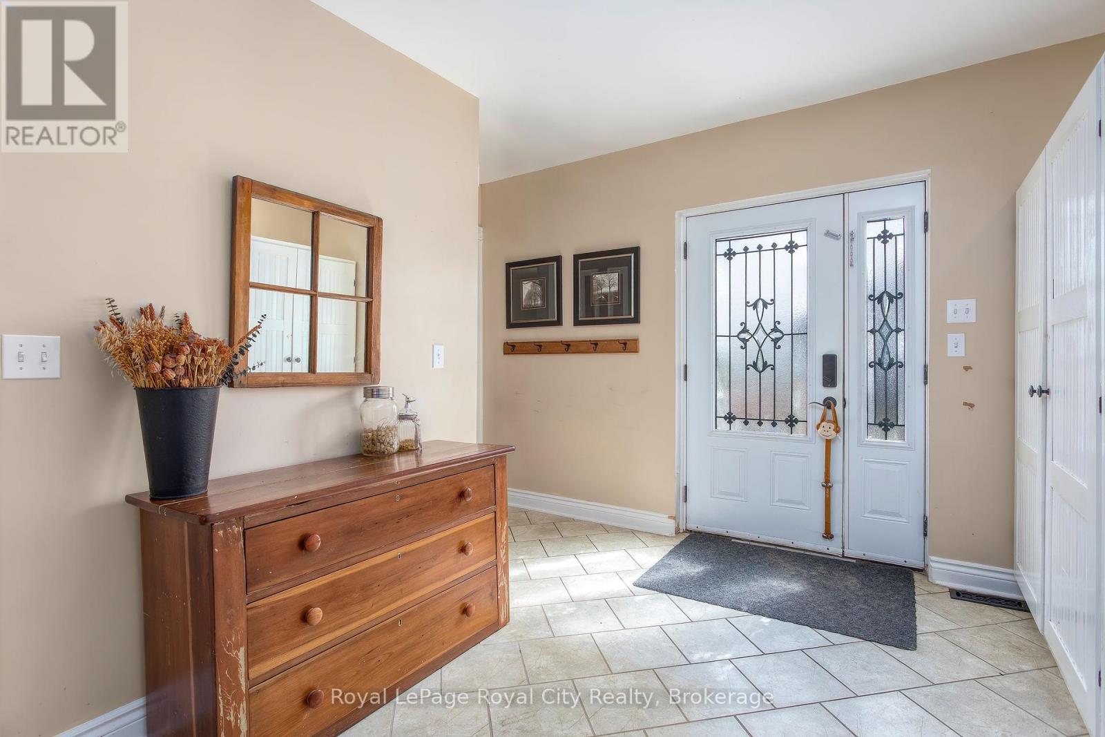 












15 CATHERINE STREET N

,
Mapleton,




Ontario
N0G2K0

