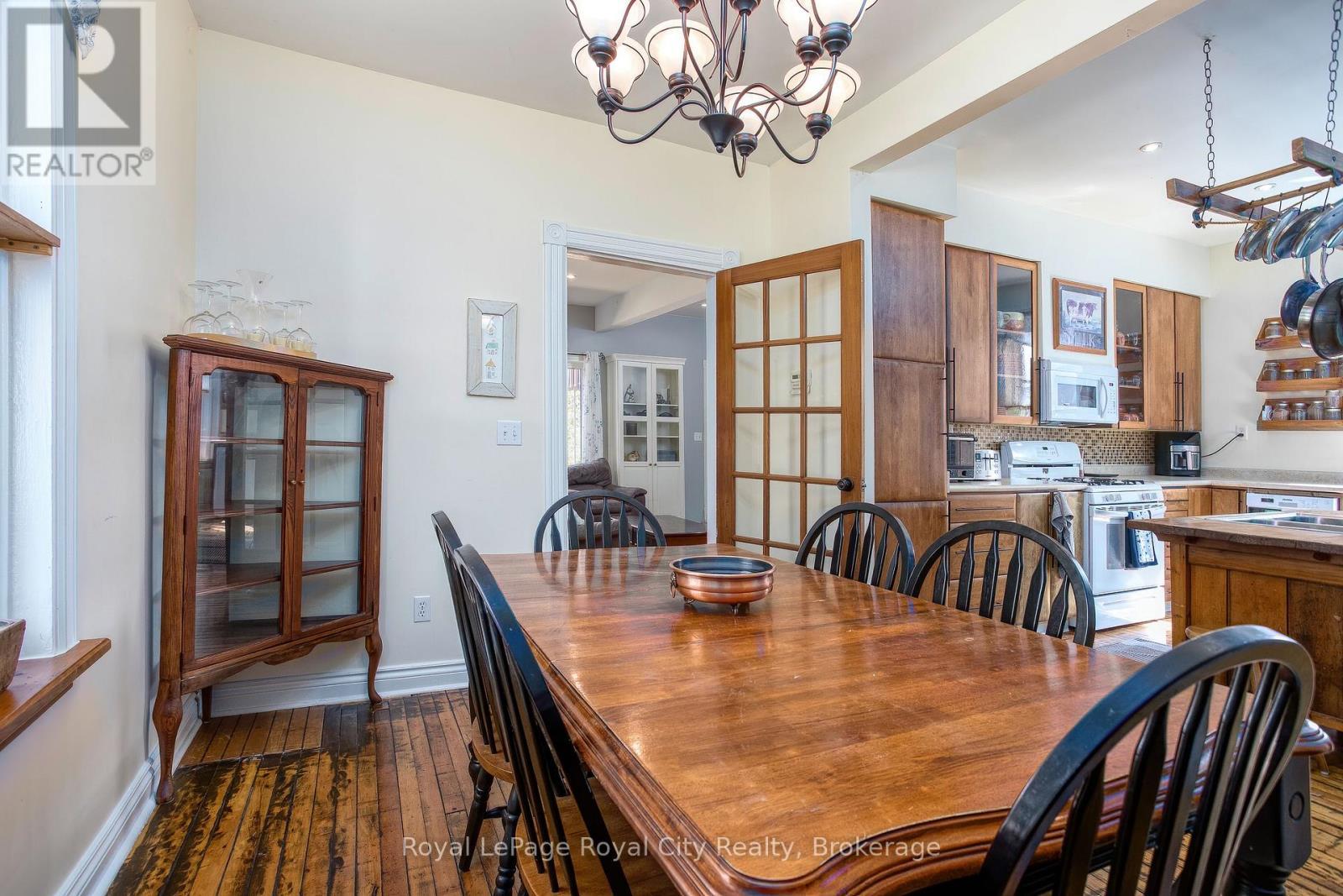 












15 CATHERINE STREET N

,
Mapleton,




Ontario
N0G2K0

