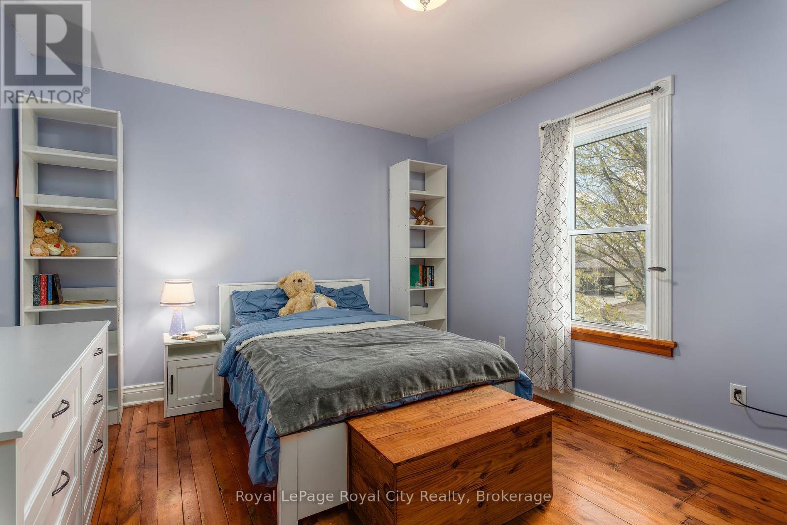












15 CATHERINE STREET N

,
Mapleton,




Ontario
N0G2K0

