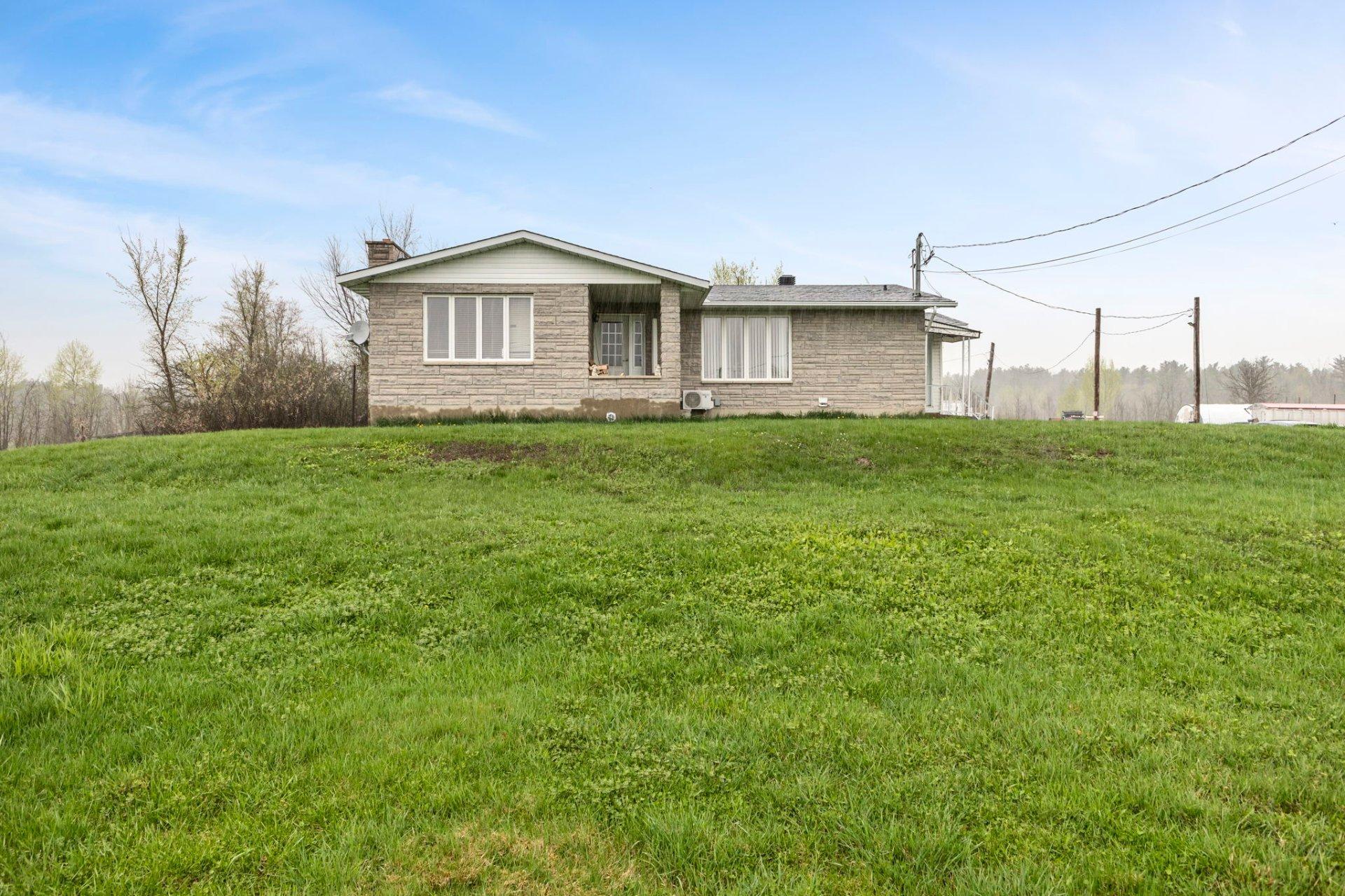 









891


Ch. Pierre-Laporte

,
L'Ange-Gardien,







QC
J8L2W7

