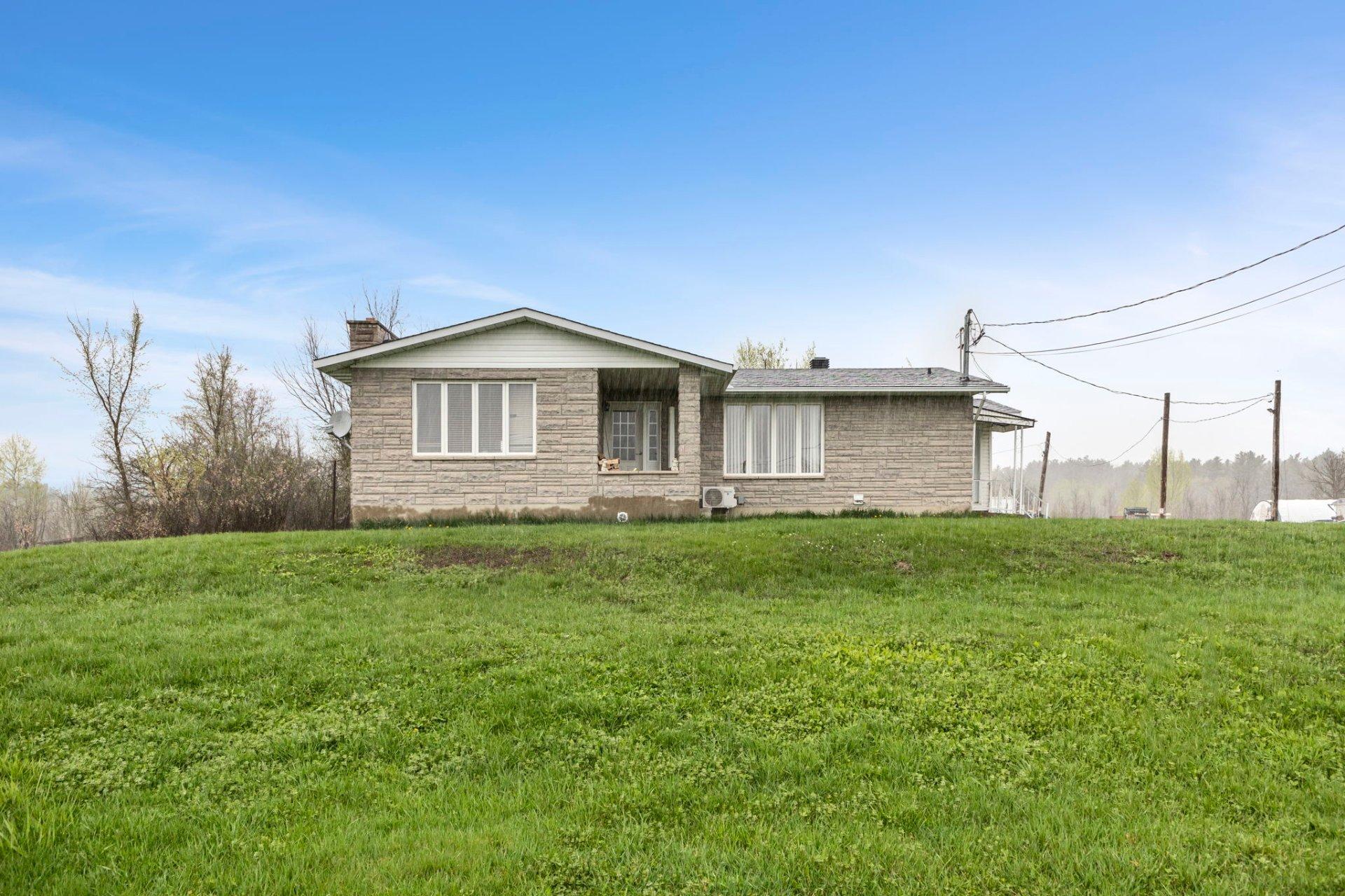 









891


Ch. Pierre-Laporte

,
L'Ange-Gardien,







QC
J8L2W7

