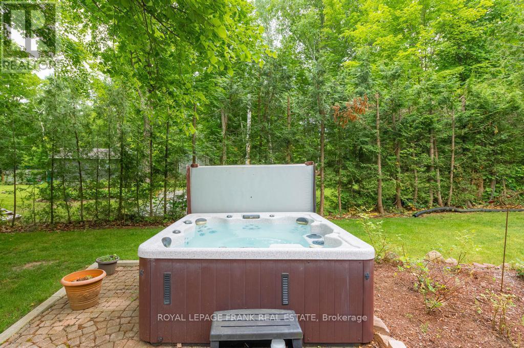 












60 MYSTIC POINT ROAD

,
Trent Lakes,




Ontario
K0L1J0

