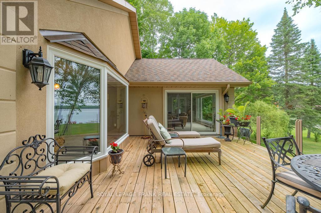 












60 MYSTIC POINT ROAD

,
Trent Lakes,




Ontario
K0L1J0

