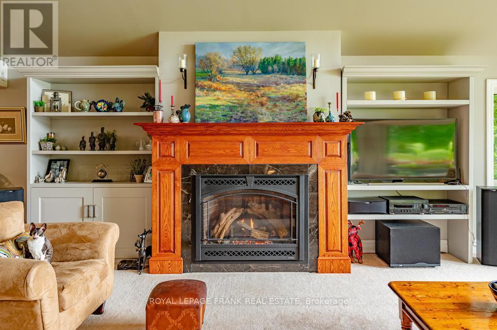 












60 MYSTIC POINT ROAD

,
Trent Lakes,




Ontario
K0L1J0

