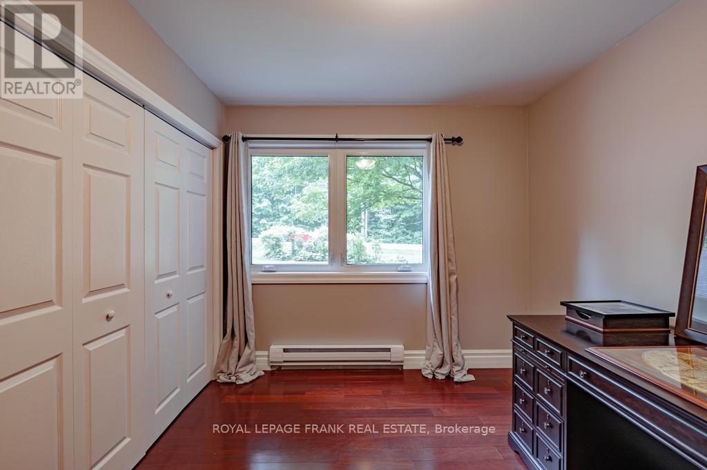 












60 MYSTIC POINT ROAD

,
Trent Lakes,




Ontario
K0L1J0

