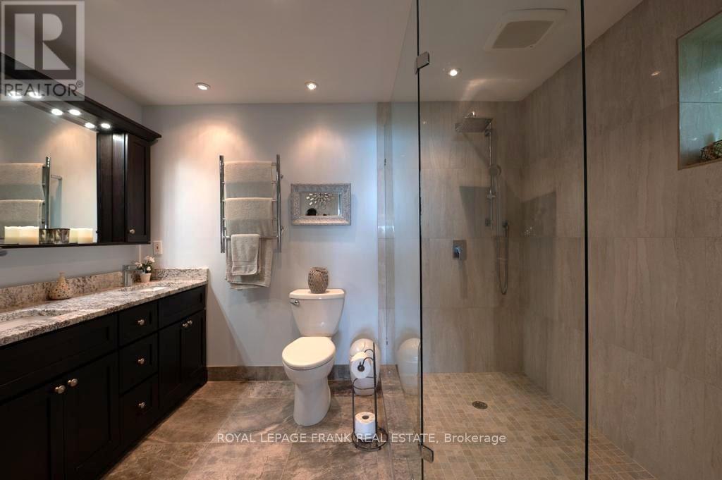 












60 MYSTIC POINT ROAD

,
Trent Lakes,




Ontario
K0L1J0

