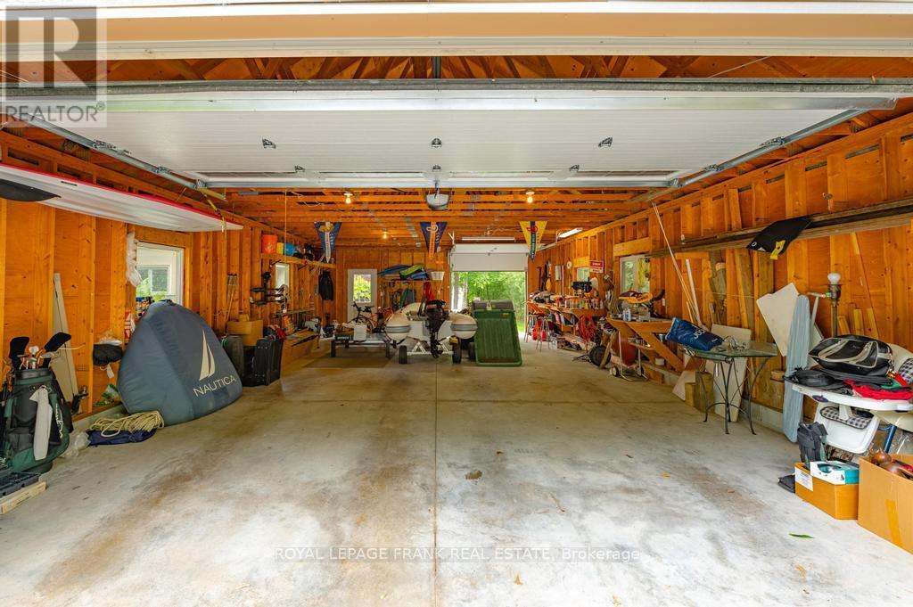 












60 MYSTIC POINT ROAD

,
Trent Lakes,




Ontario
K0L1J0

