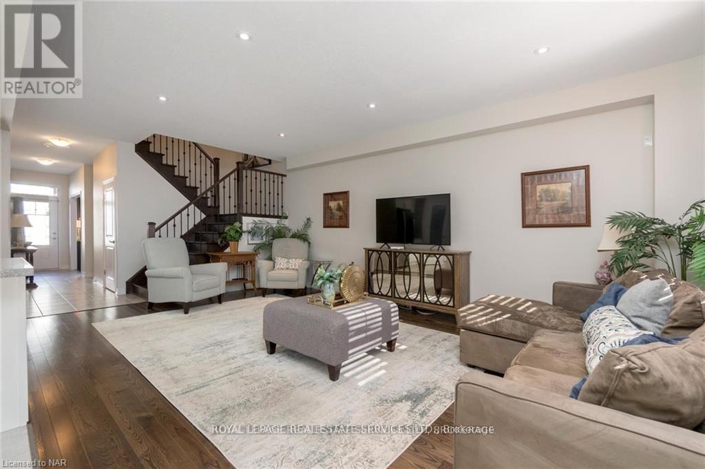 












124 SHOREVIEW PLACE

,
Hamilton,




Ontario
L8E0J4

