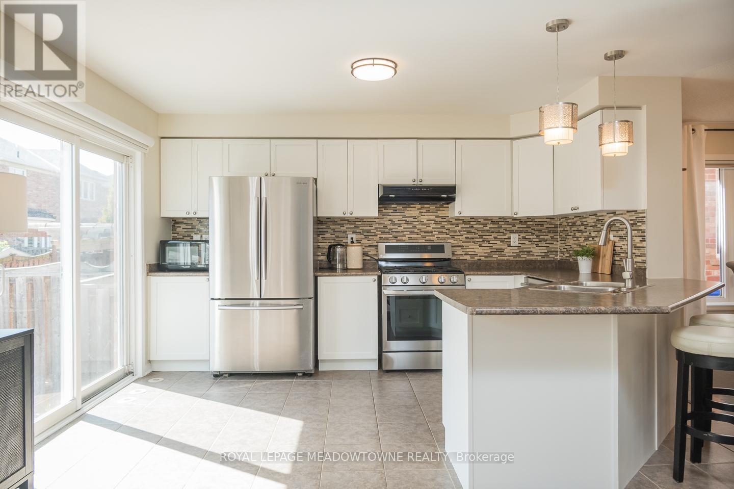 












694 RAYNER COURT

,
Milton,




Ontario
L9T0N9

