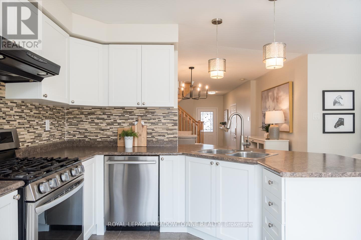 












694 RAYNER COURT

,
Milton,




Ontario
L9T0N9

