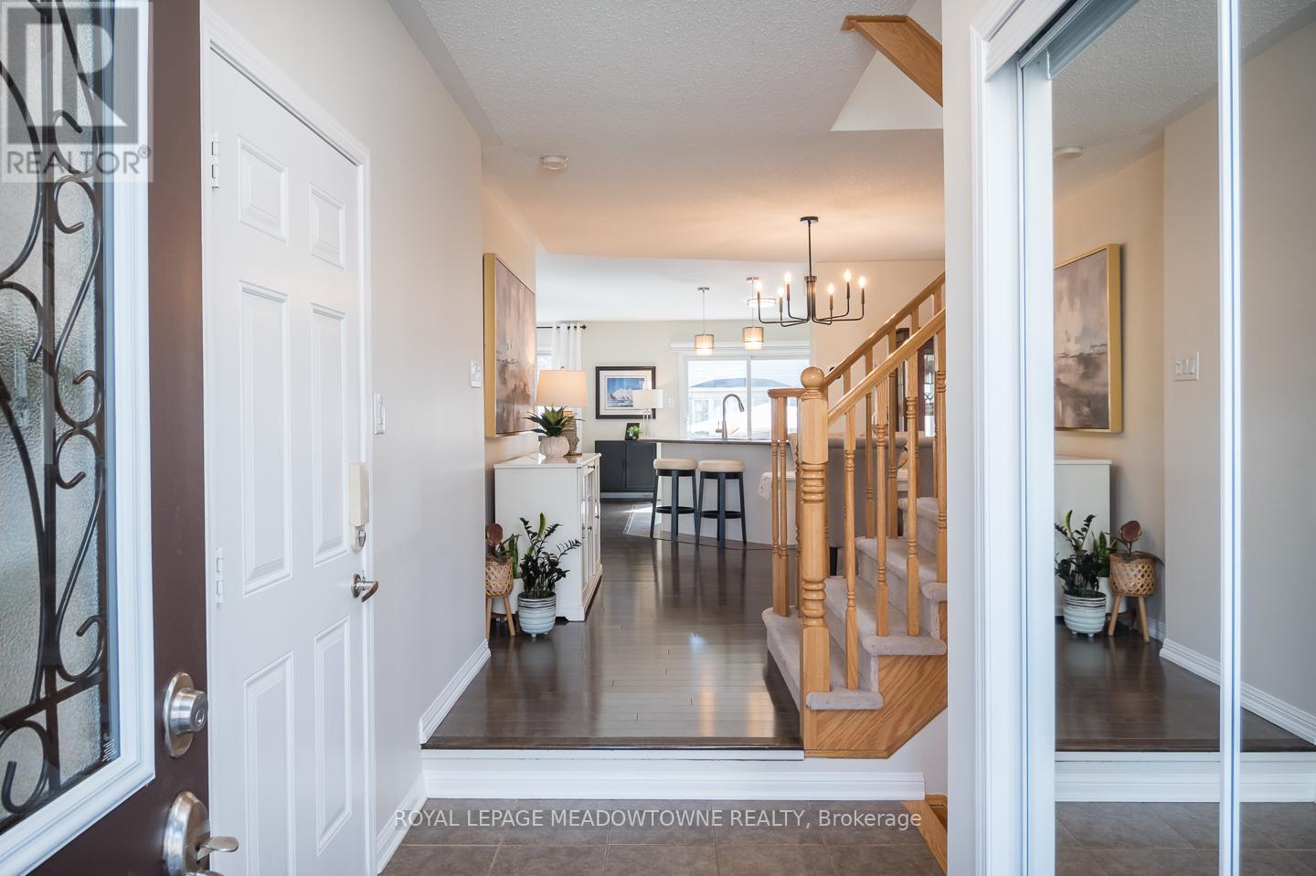 












694 RAYNER COURT

,
Milton,




Ontario
L9T0N9

