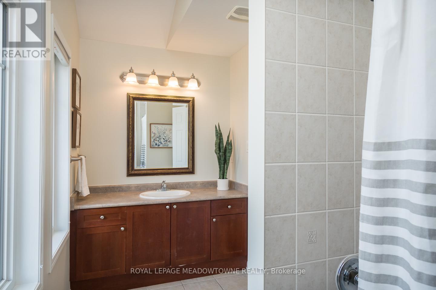 












694 RAYNER COURT

,
Milton,




Ontario
L9T0N9

