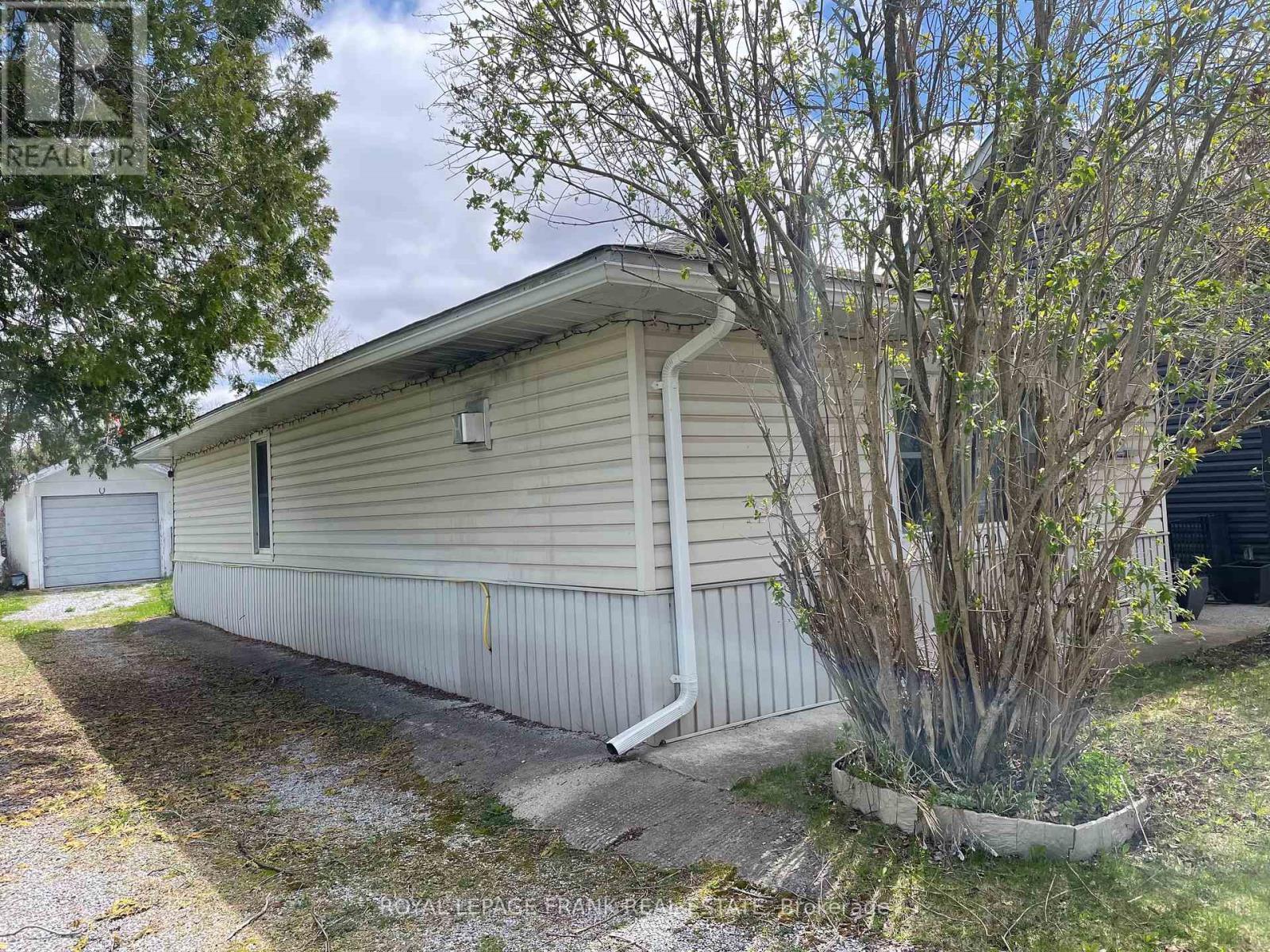 












29 HEAD STREET

,
Kawartha Lakes (Bobcaygeon),




Ontario
K0M1A0

