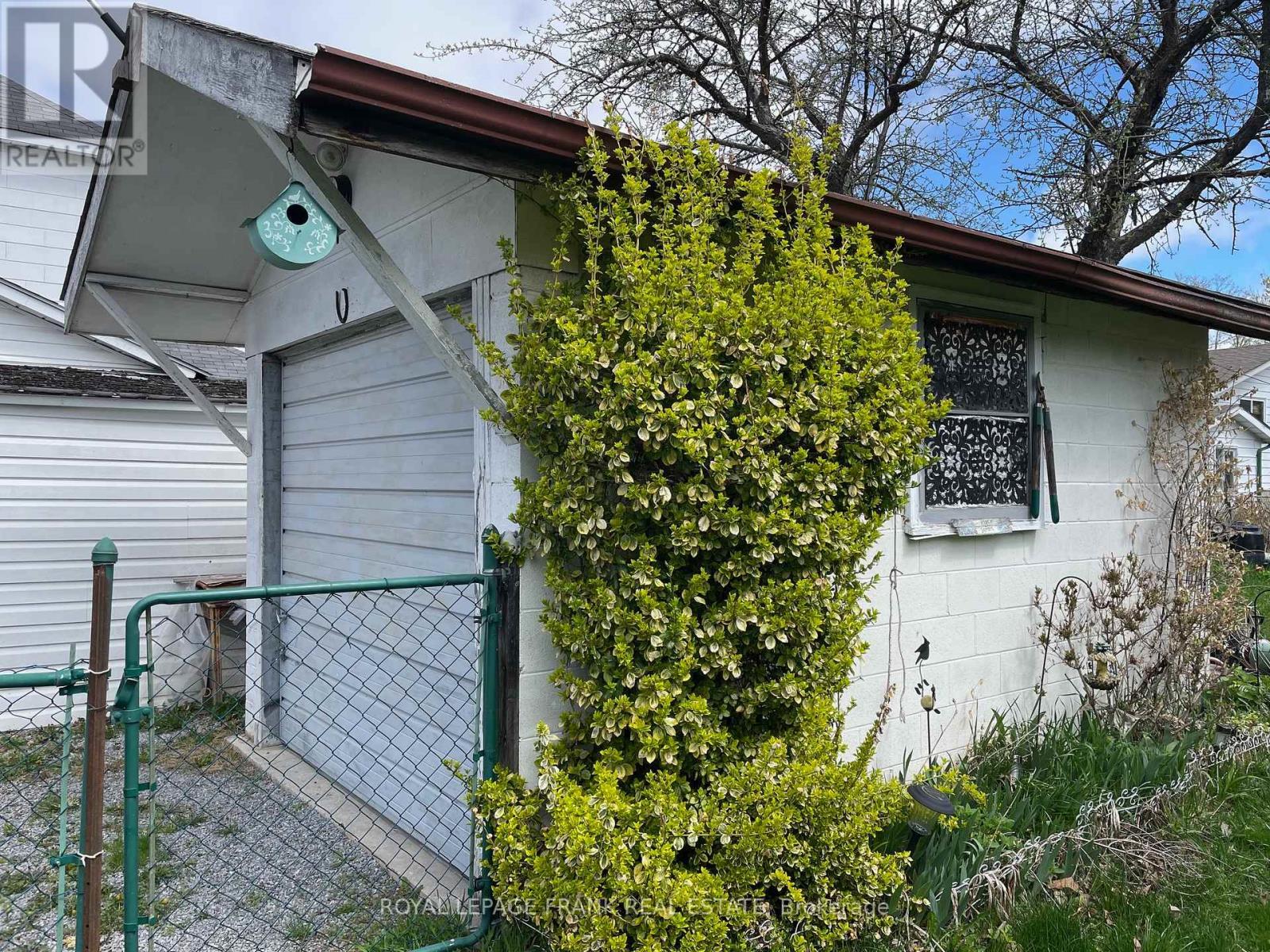 












29 HEAD STREET

,
Kawartha Lakes (Bobcaygeon),




Ontario
K0M1A0

