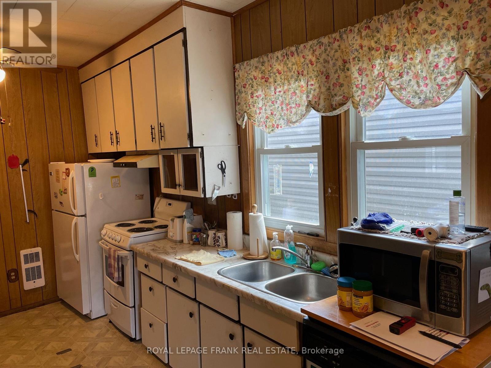 












29 HEAD STREET

,
Kawartha Lakes (Bobcaygeon),




Ontario
K0M1A0

