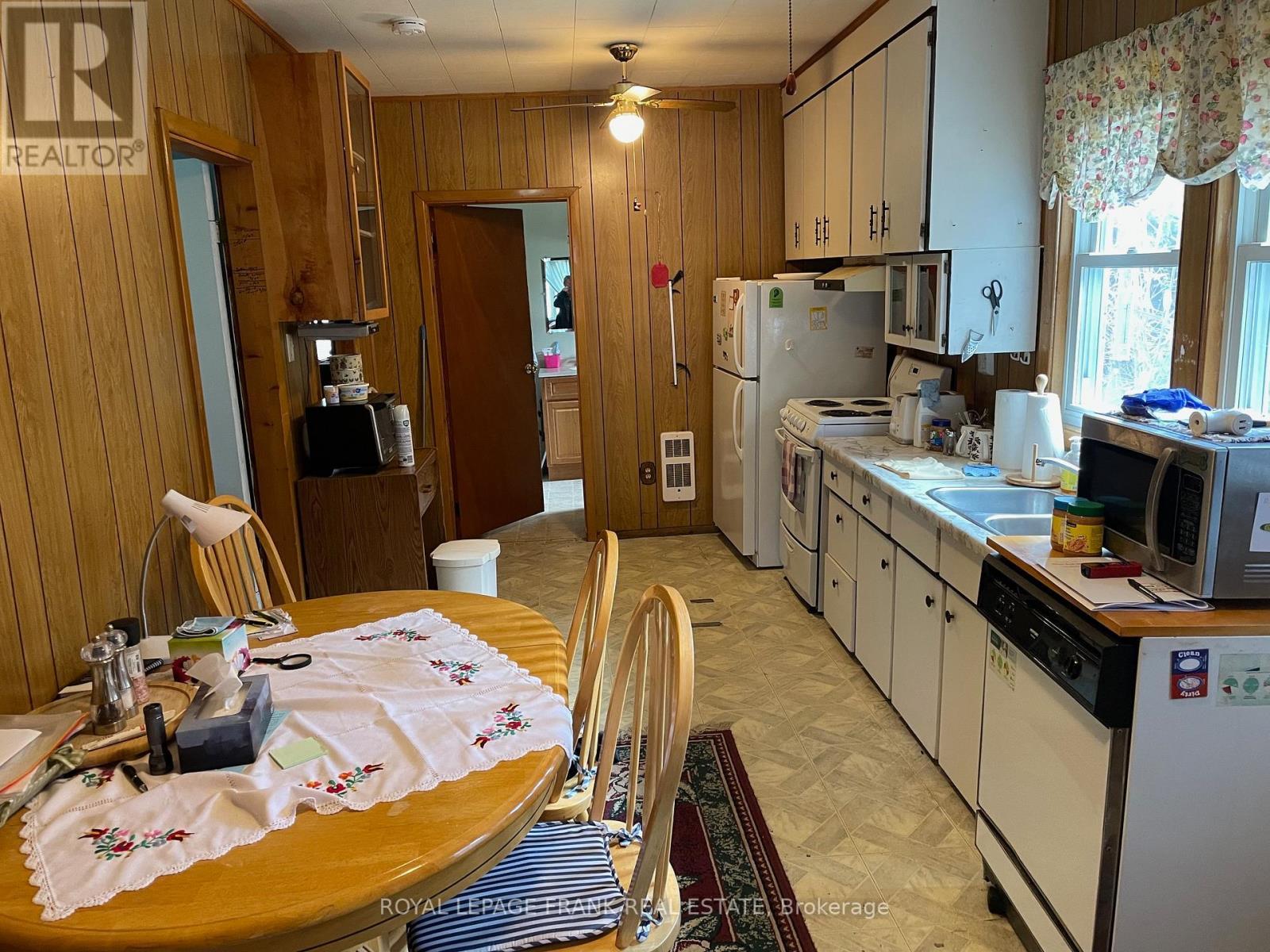 












29 HEAD STREET

,
Kawartha Lakes (Bobcaygeon),




Ontario
K0M1A0

