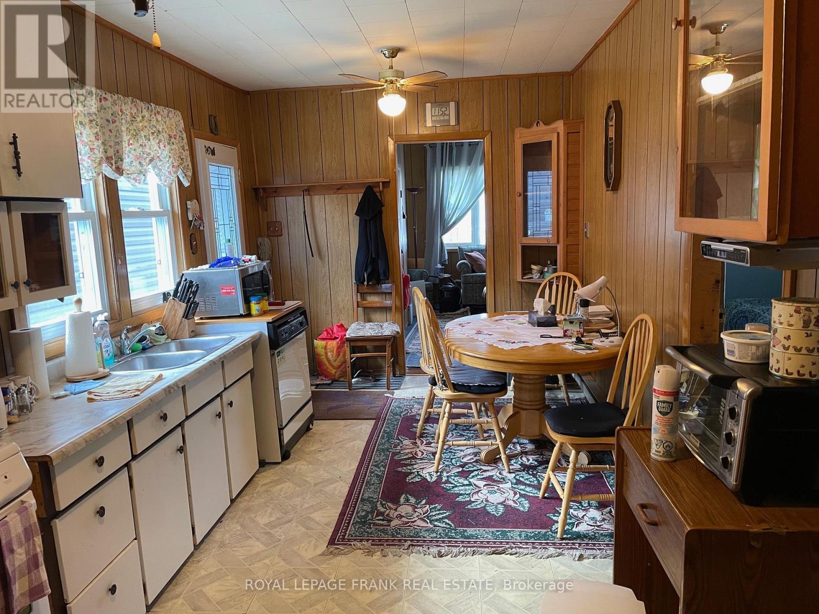 












29 HEAD STREET

,
Kawartha Lakes (Bobcaygeon),




Ontario
K0M1A0

