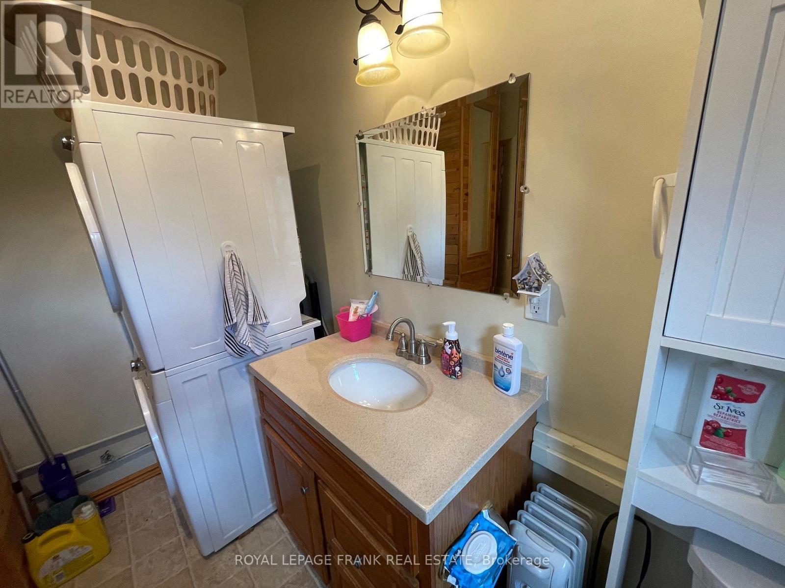 












29 HEAD STREET

,
Kawartha Lakes (Bobcaygeon),




Ontario
K0M1A0


