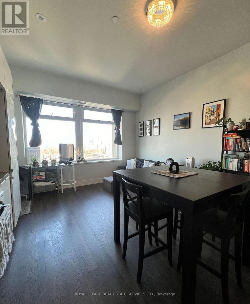 












1203 - 111 ST CLAIR AVENUE W

,
Toronto,




Ontario
M4V1N5

