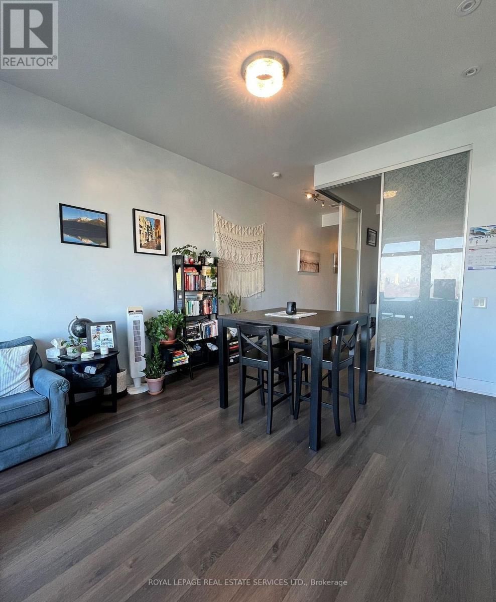 












1203 - 111 ST CLAIR AVENUE W

,
Toronto,




Ontario
M4V1N5

