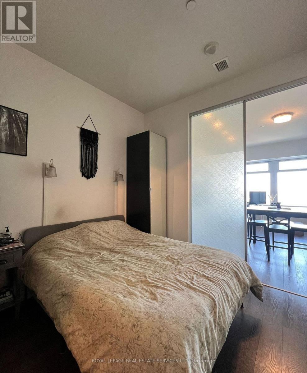 












1203 - 111 ST CLAIR AVENUE W

,
Toronto,




Ontario
M4V1N5

